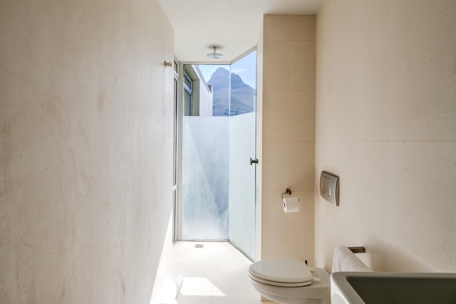 8 Bedroom Property for Sale in Camps Bay Western Cape